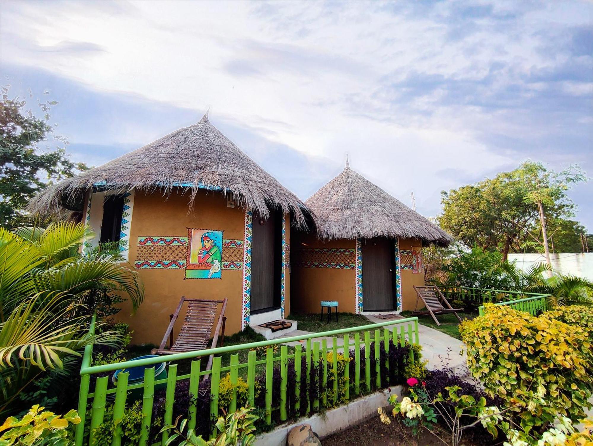 Van Vagdo Resort Rajpipla Екстериор снимка