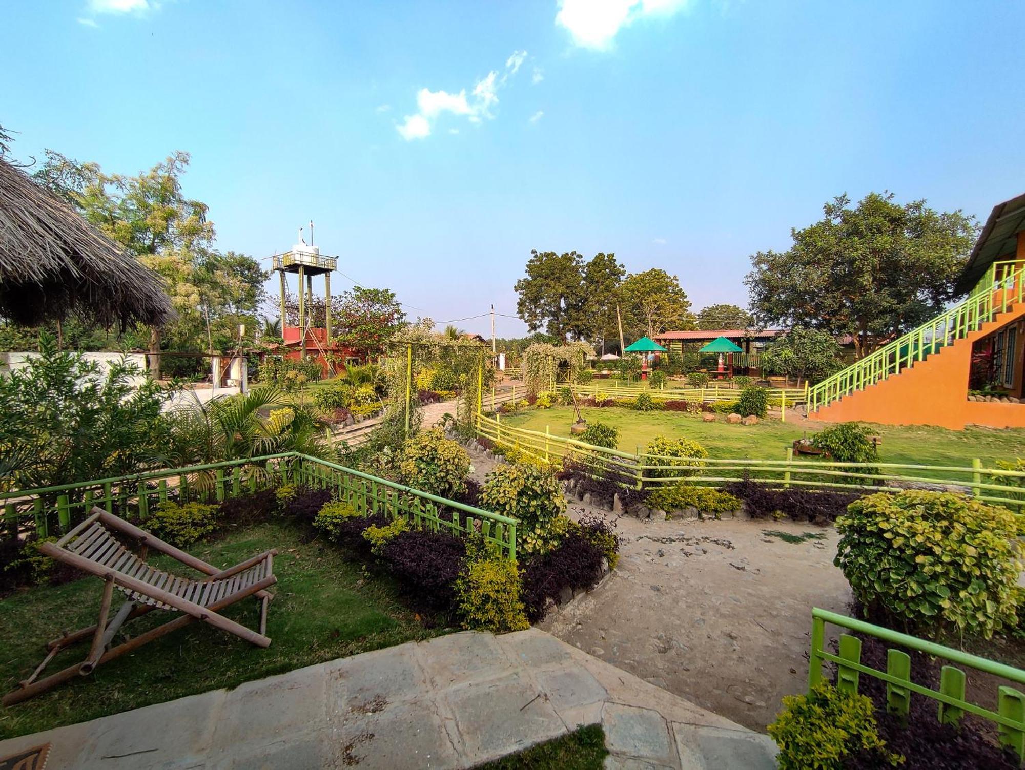 Van Vagdo Resort Rajpipla Екстериор снимка